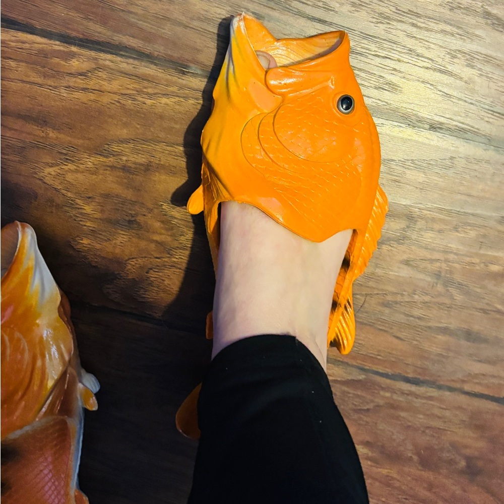Orange Fish Flip Flops Novelty Sandals 3D Tropical Beach Women’s Size 8 - Picture 5 of 5